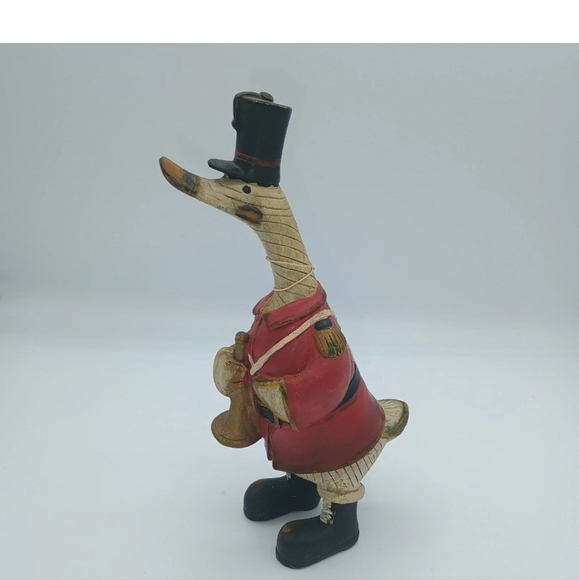 Red Soldier Figurine - Picture 5 of 7